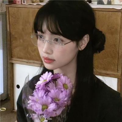 红妆问佳人